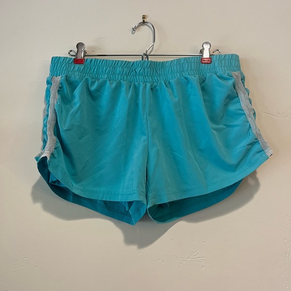 Fabletics L athletic shorts - Picture 1 of 5